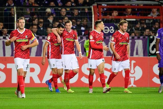 穆里尼奥在皇马训练基地引入大屏幕，增强战术研讨